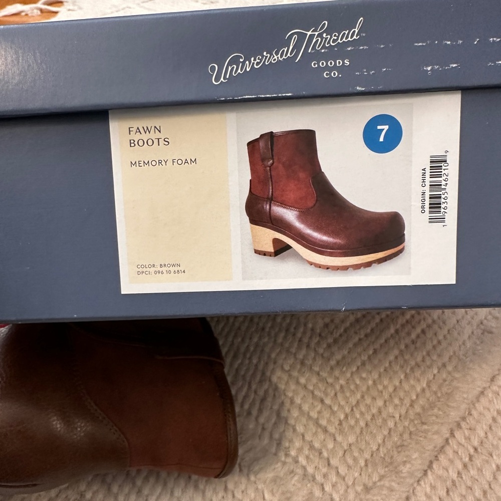 Target Universal Thread Clogs - Picture 4 of 4